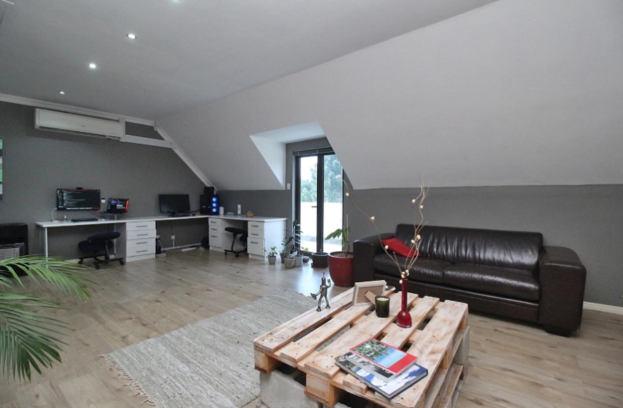 5 Bedroom Property for Sale in High Riding Country Estate Western Cape